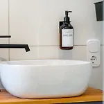 Neu! Modernes Am Larrelter Tief - Balkon, Privatparkplatz & Fire Tv! דירה *