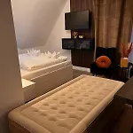 Neu! Modernes Am Larrelter Tief - Balkon, Privatparkplatz & Fire Tv! דירה