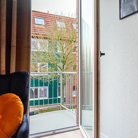 Neu! Modernes Am Larrelter Tief - Balkon, Privatparkplatz & Fire Tv!