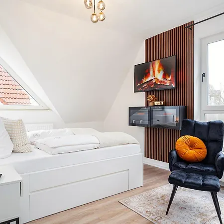 Neu! Modernes Am Larrelter Tief - Balkon, Privatparkplatz & Fire Tv! Apartmán Emden