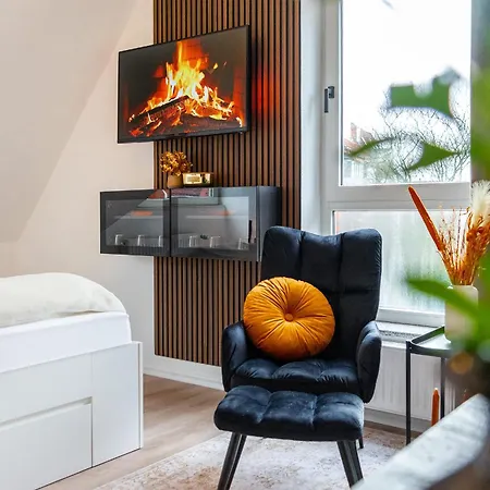 Neu! Modernes Am Larrelter Tief - Balkon, Privatparkplatz & Fire Tv! Appartement Emden