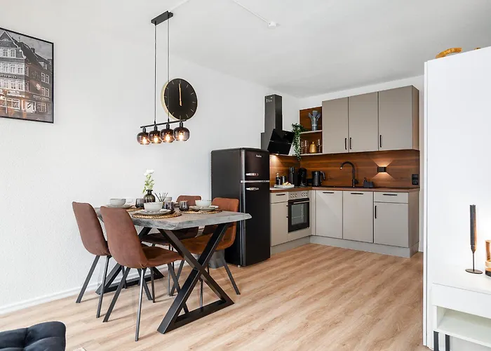 Neu! Modernes Am Larrelter Tief - Balkon, Privatparkplatz & Fire Tv! Emden